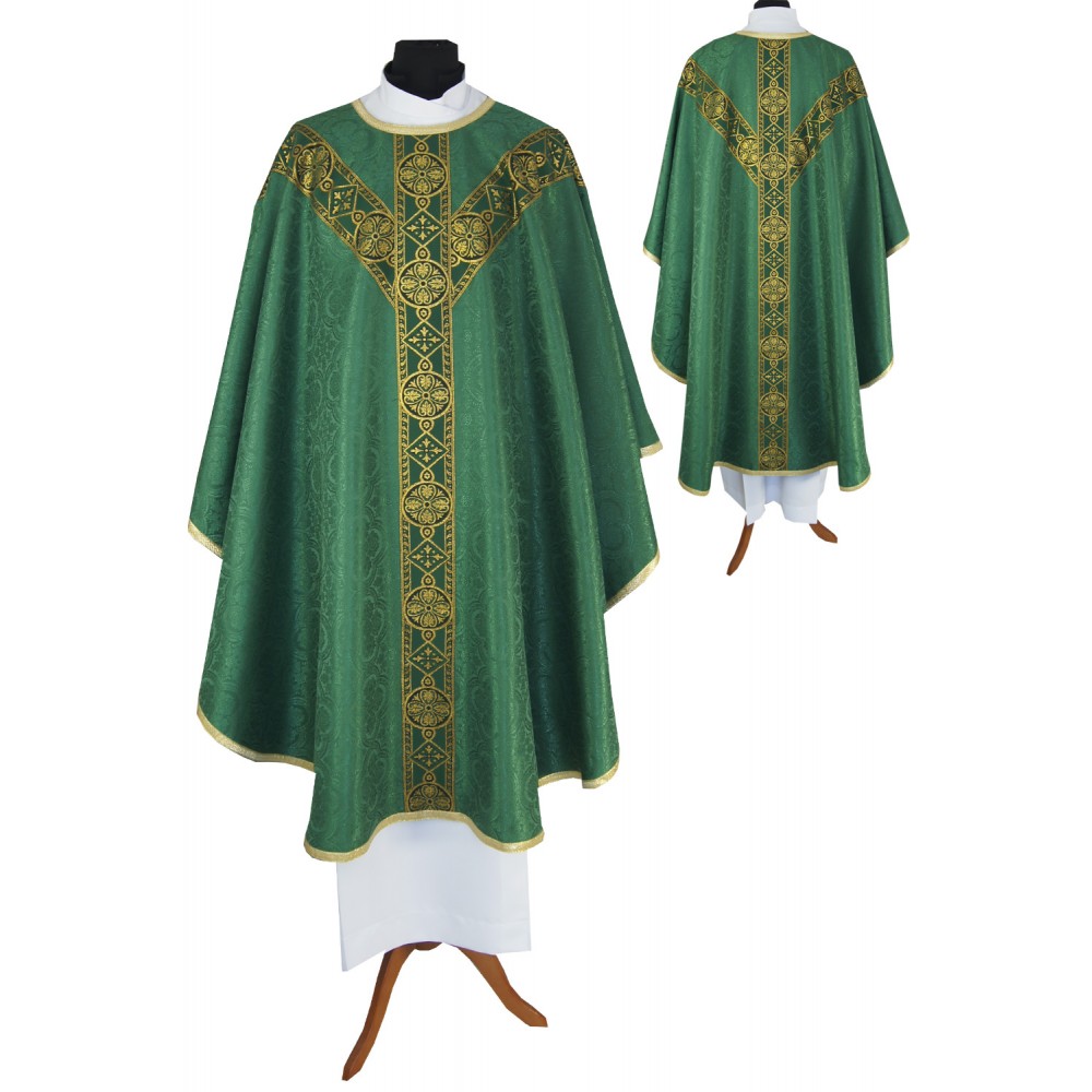 ornat zielony na stojaku